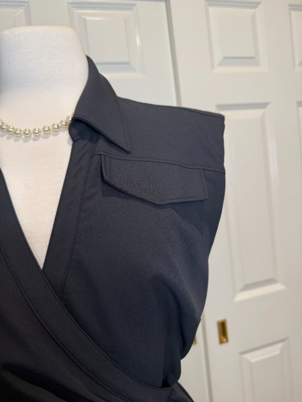 Cinq a Sept Black Sleeveless Wrap Dress Size "8" NWT - Picture 2 of 11